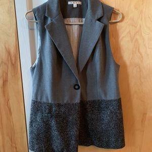 Cabi Grey Vest.  Perfect 4 work or w jeans! ♥️